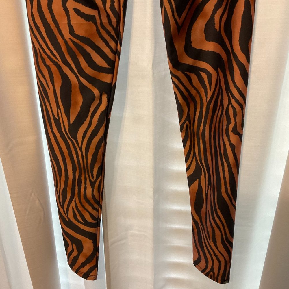 Onzie Leggings XS Brown Black Zebra Stripe New NWT - Picture 7 of 8